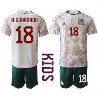 Mexiko Andres Guardado #18 Bortatröja Barn VM 2022 Kortärmad (+ Korta byxor)